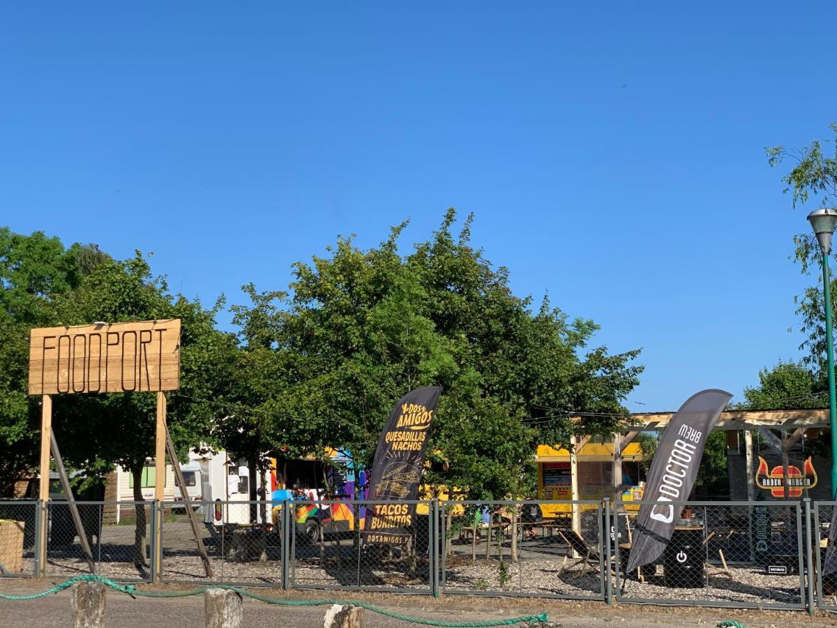 Przyczepa Foremki W Molo Surf Jastarnia Exterior photo